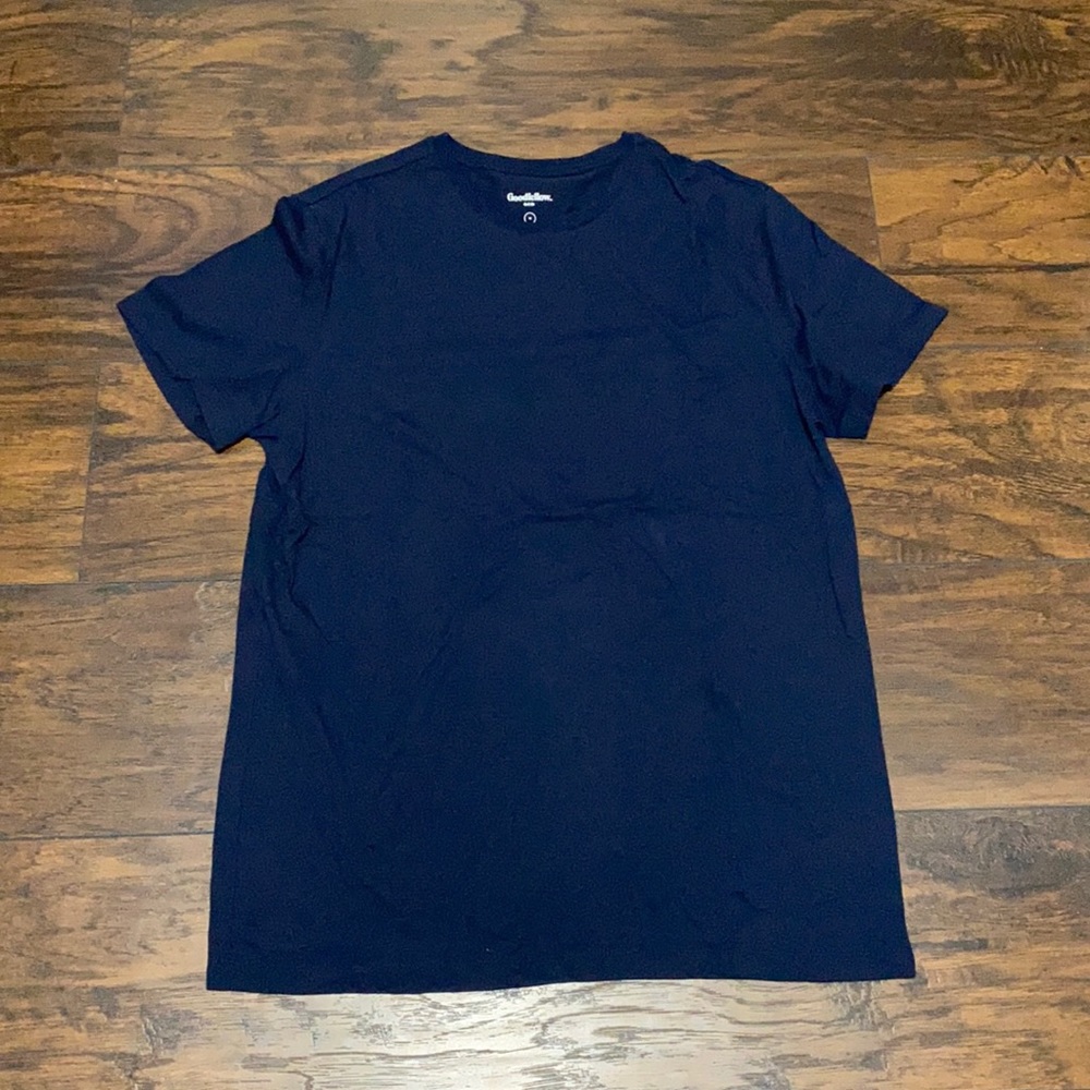 Men’s Goodfellow navy blue tshirt medium